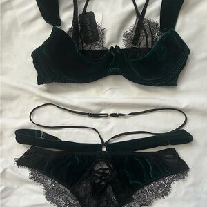 MarieMur Marsala Set in Green - NWT